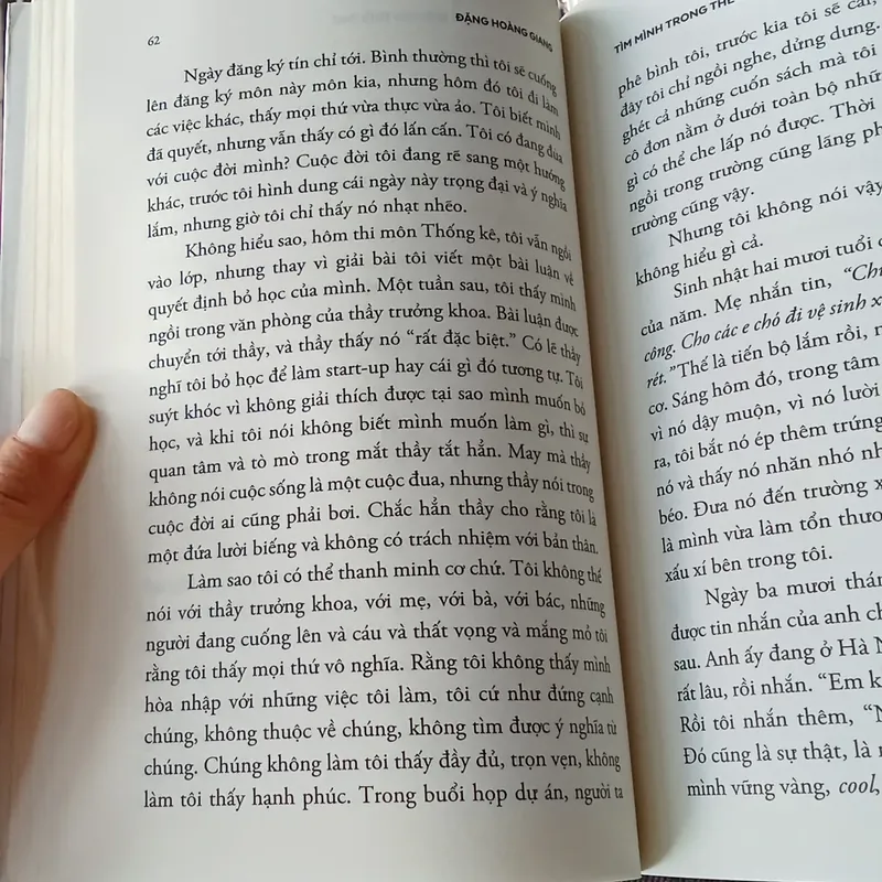 Tìm Mình Trong Thế Giới Hậu Tuổi Thơ- Đặng Hoàng Giang 473042