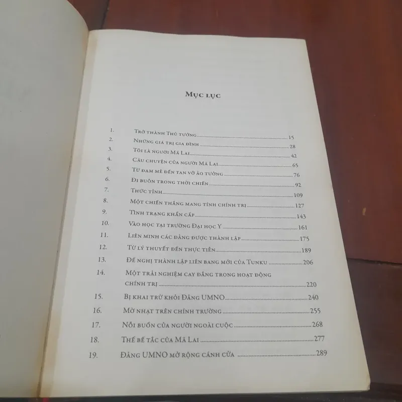 Tun Dr Mahathir Mohamad - HỒI KÝ CHÍNH TRỊ 603535