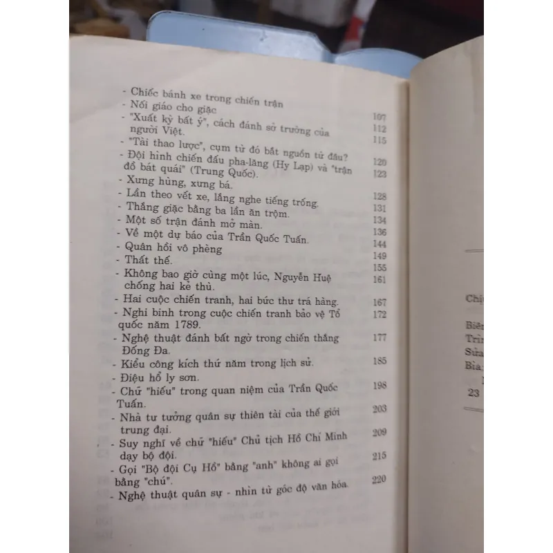 Sách: Từ cây giáo đến khẩu súng - TG: Dương Xuân Đống (A2) 749548