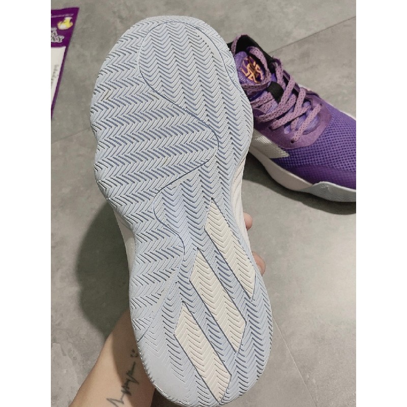 Pass đôi bóng rổ Adidas size 41 1/3  4552