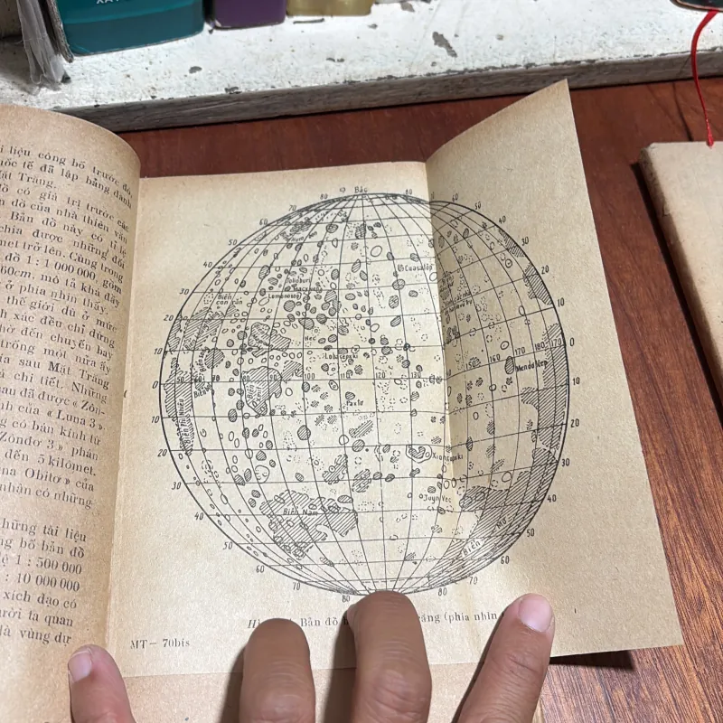 II Sách Khoa Học Và Kỹ Thuật: Mặt Trăng - Thanh Giang - 1978 1005006