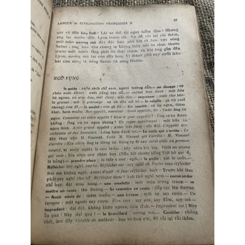 Cours de Langue et de Civilisation Françaáies- Ngôn ngữ và văn minh Pháp 2-  G. Mauger, 1005977
