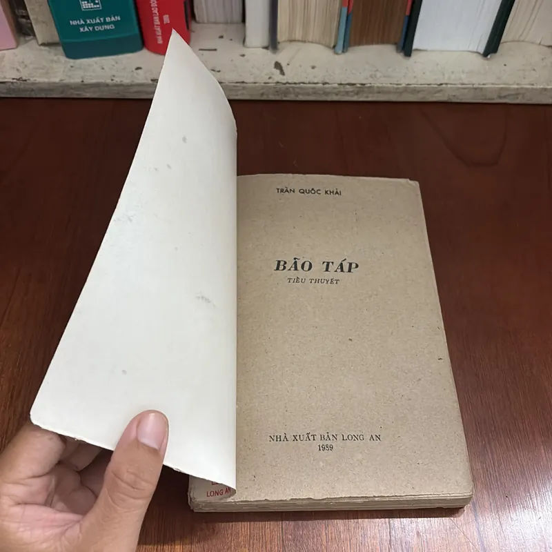 II Sách Xưa: Bão Táp (Tiểu Thuyết) - Trần Quốc Khải - 1989 605232