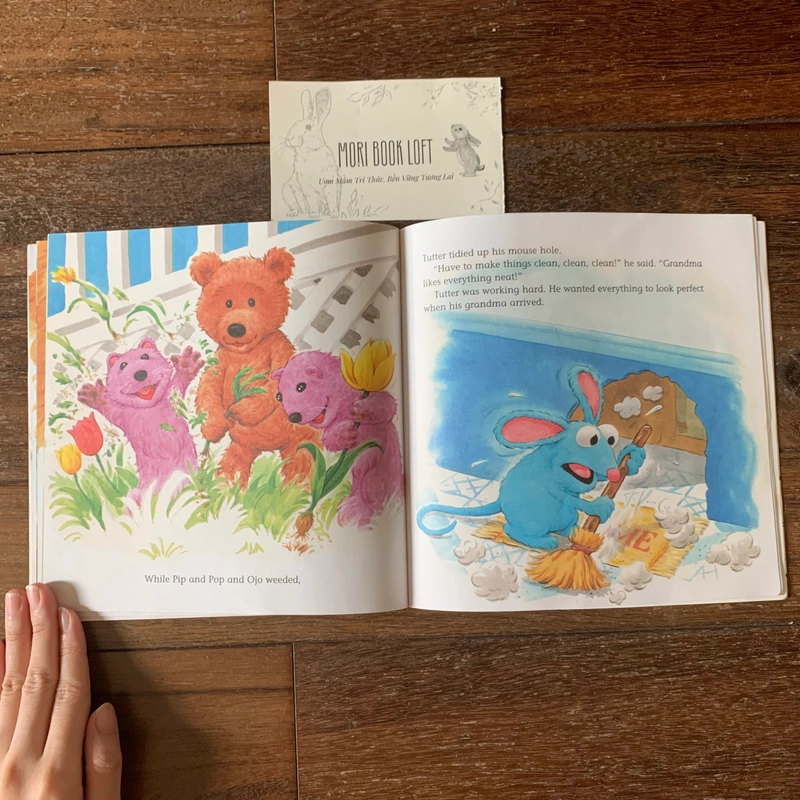 Sách ngoại văn A Surprise in the Mailbox (Bear in the Big Blue House), Used 498070