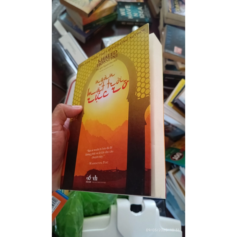 Ngàn Mặt Trời Rực Rỡ 548940