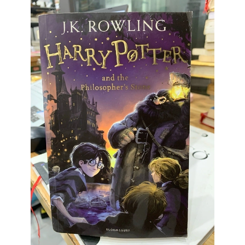 Harry Potter và Hòn đá Phù thủy - Tác giả J.K. Rowling 779551