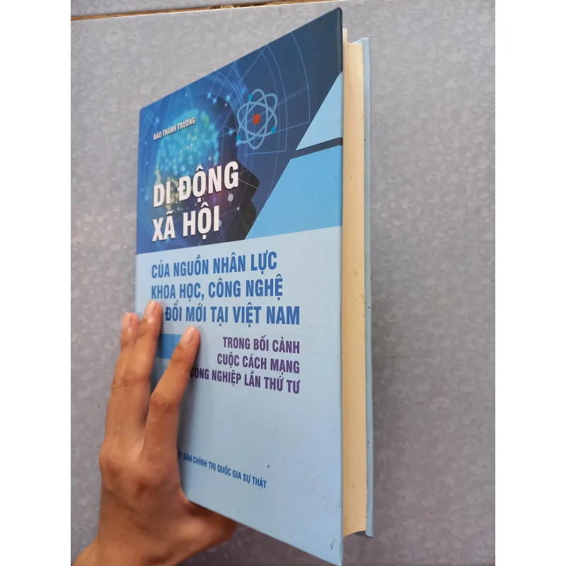 Sách khoa học xã hội  935393