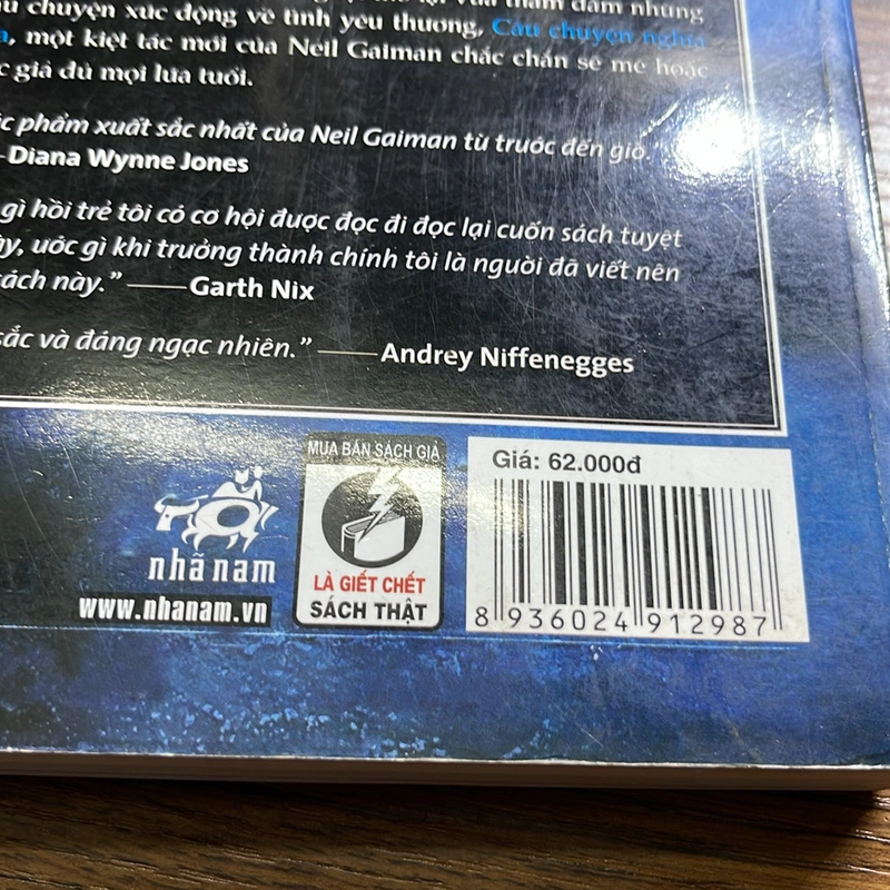 Câu chuyện nghĩa địa Neil Gaiman 520880
