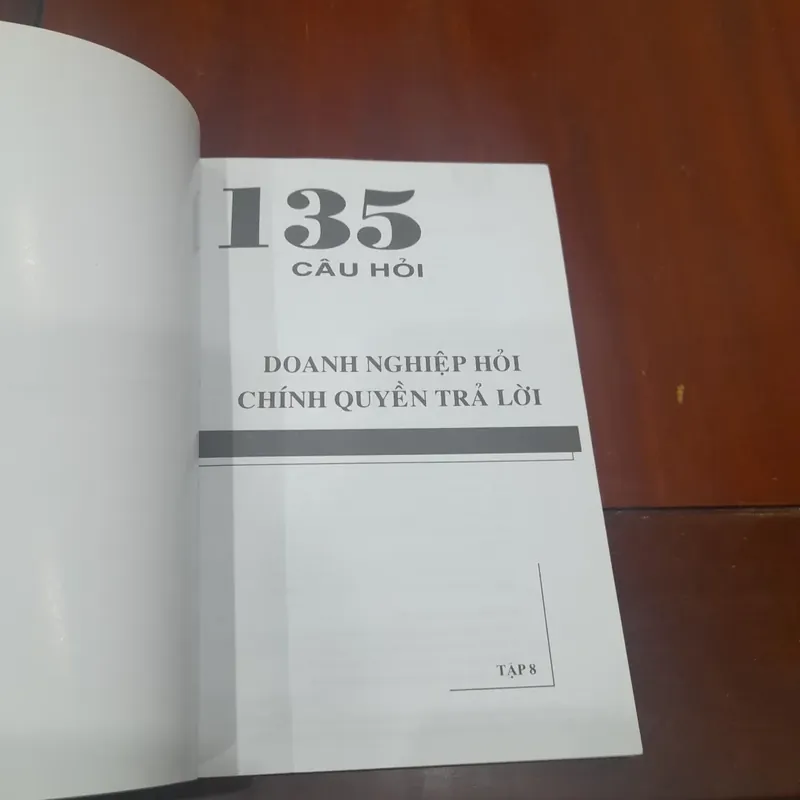 UBND TP HCM - Doanh nghiệp hỏi, Chính quyền trả lời (tập 8) 726908