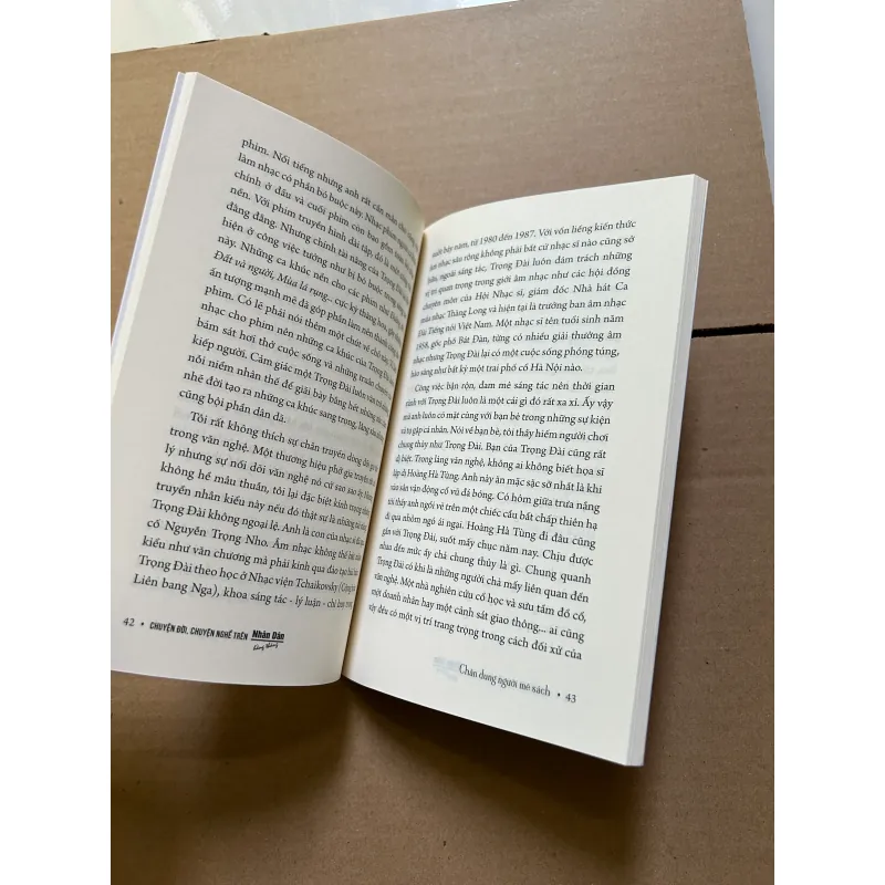 Chân dung người mê sách - Phạm Ngọc Tiến 795737