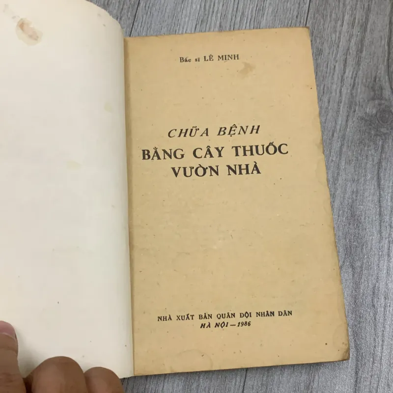Chữa bệnh bằng cây thuốc vườn nhà - bác sĩ lê minh. 10a1 1025686