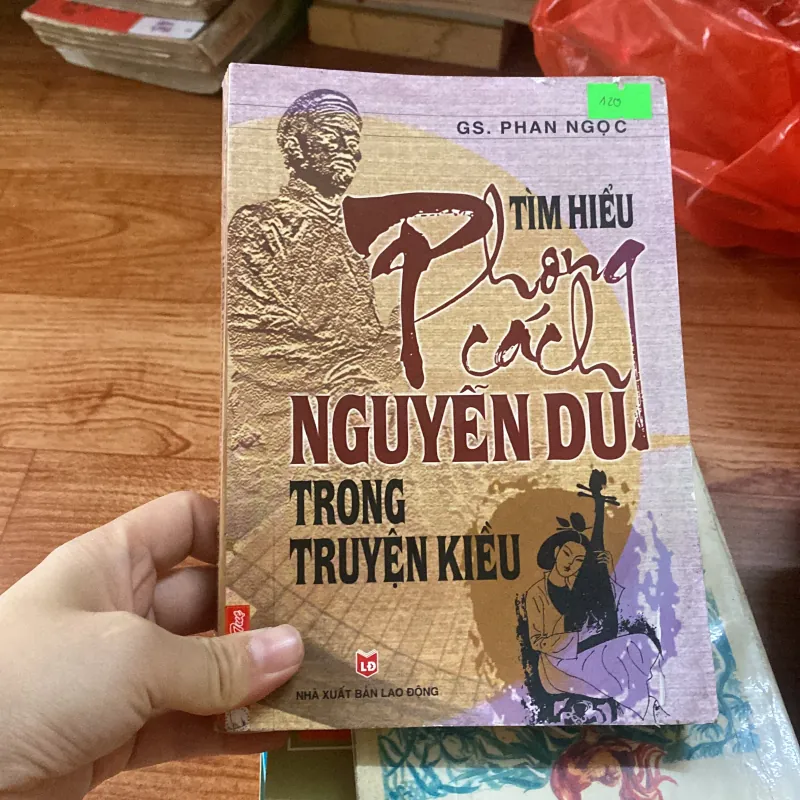 Tìm hiểu phong cách Nguyễn Du trong truyện Kiều 1042954