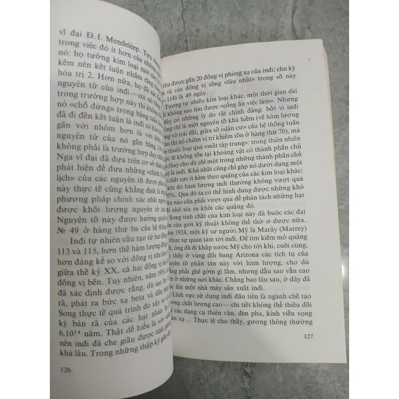 KỂ CHUYỆN VỀ KIM LOẠI HIẾM VÀ PHÂN TÁN - NGUYỄN HỮU CHÂN 746525