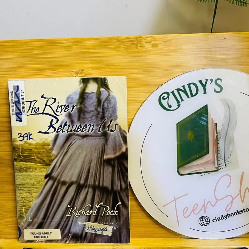 [Sách tiếng Anh 2hand] Like new 90% - 🏡 The River Between Us – Richard Peck 715138