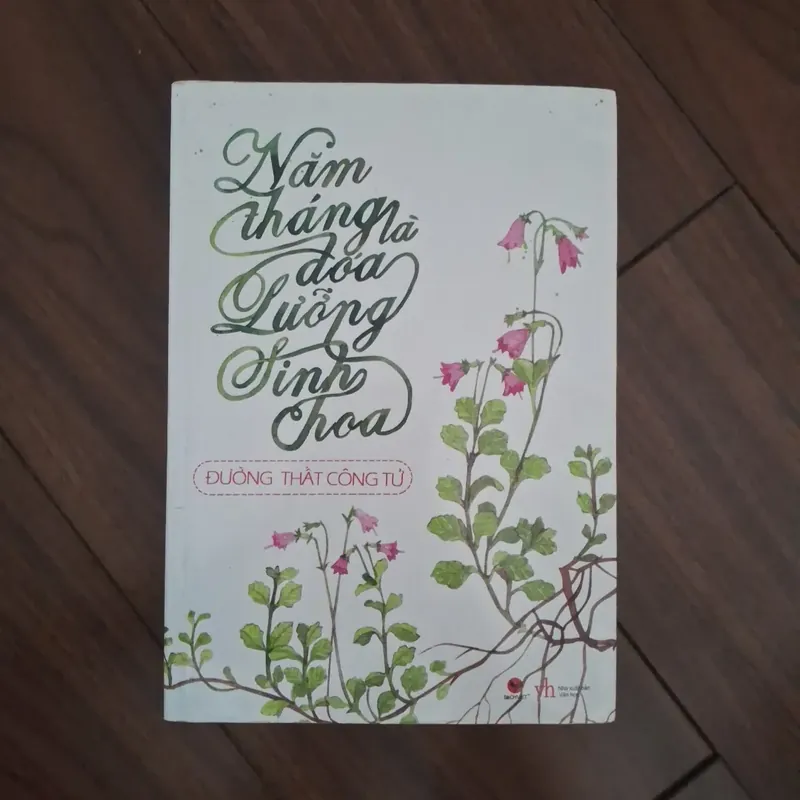 Tháng năm là đóa lưỡng sinh hoa 706330