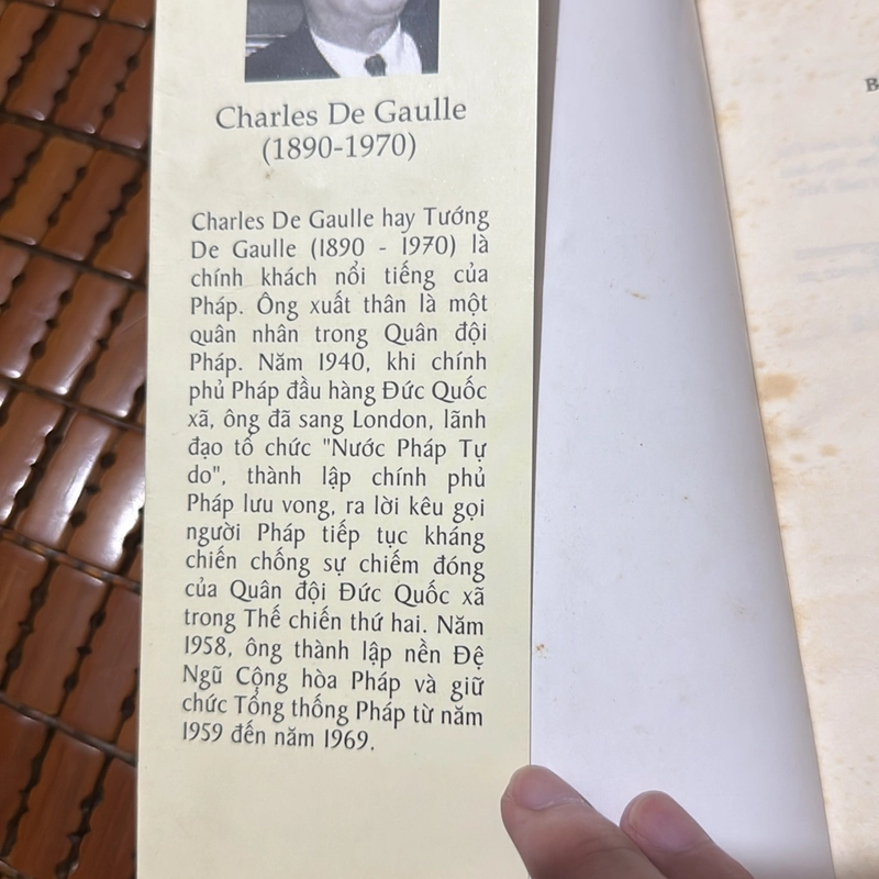 Lưỡi gươm bàn về nghệ thuật chỉ huy - Charles De Gaulle 537893