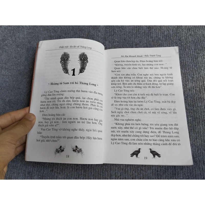 SẮC ĐẸP KHUYNH THÀNH (TRẦN THỊ) PHẦN I: BA LẦN VỀ THĂNG LONG - KIỀU THANH TÙNG 548176