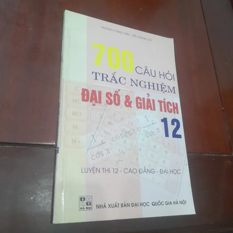 700 câu hỏi trắc nghiệm ĐẠI SỐ & GIẢI TÍCH 12 931152