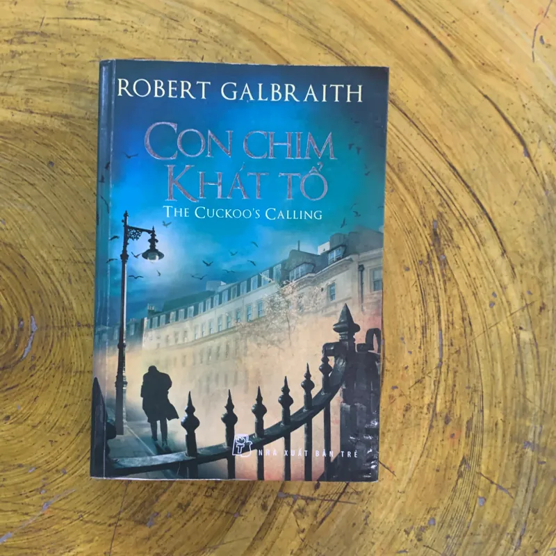 CON CHIM KHÁT TỔ - ROBERT GALBRAITH  1037660