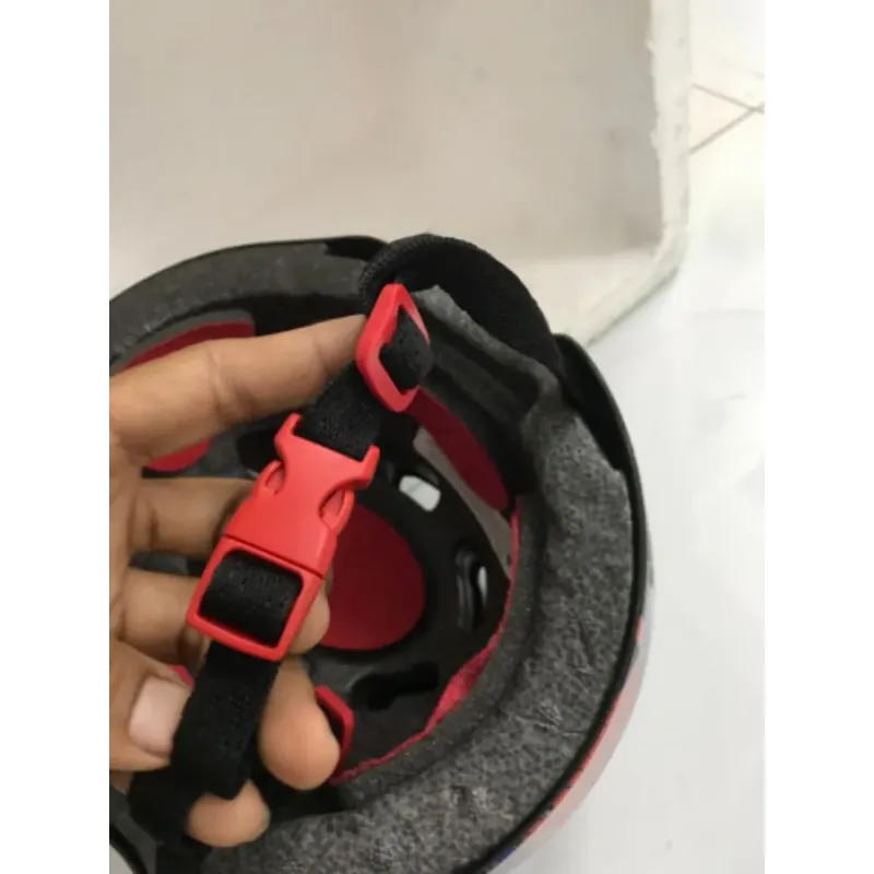 nón bảo hiểm có hình con nhiện 933490