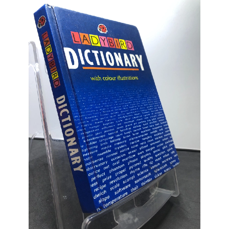 Dictionary with colour illustrations mới 85% BÌA CỨNG bẩn nhẹ Ladybird HPB2507 HỌC NGOẠI NGỮ 458767