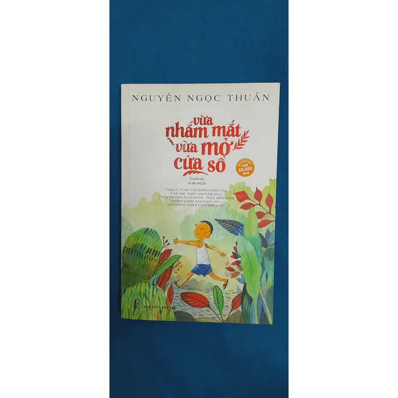 Vừa nhắm mắt vừa mở cửa sổ_ còn mới 719786