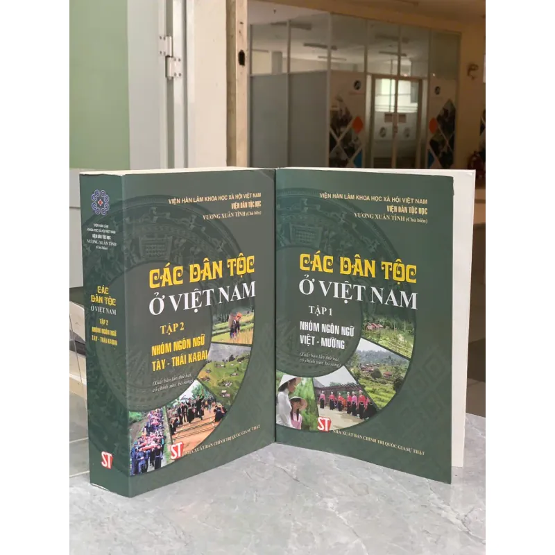 CÁC DÂN TỘC Ở VIỆT NAM (TẬP 1 VÀ 2) - VƯƠNG XUÂN TÌNH (CHỦ BIÊN) 700561