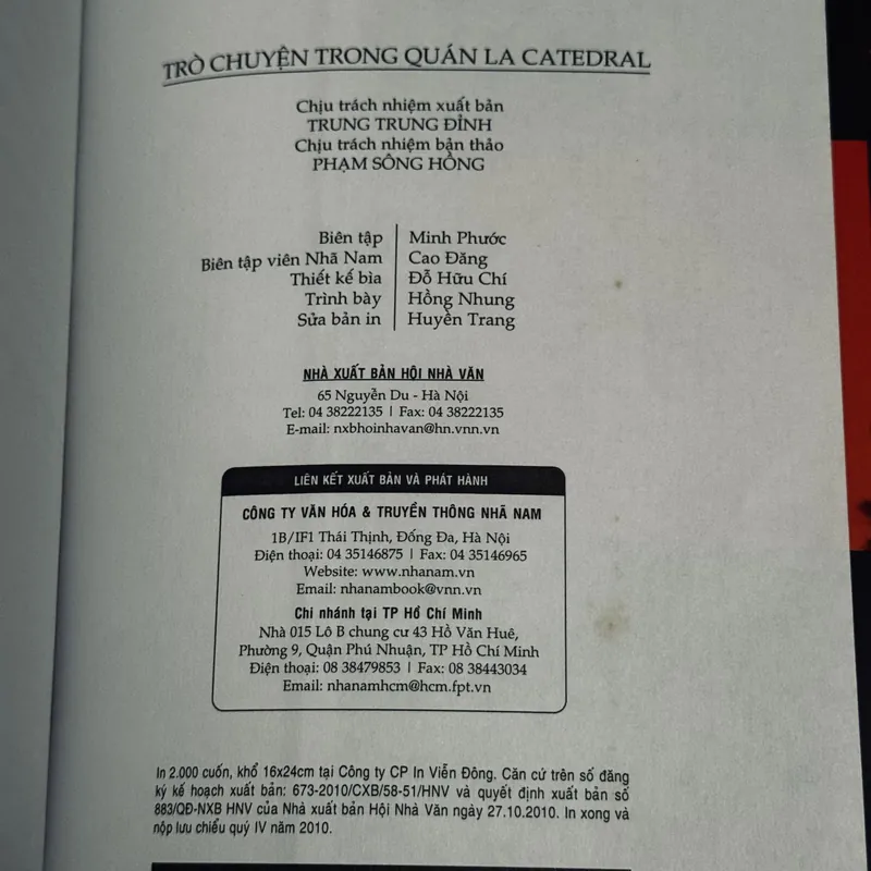 Trò chuyện trong quán La Catedral 716896