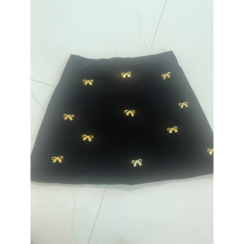 Chân váy nhung lót nhung nè 528600