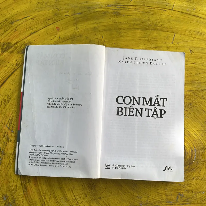 CON MẮT BIÊN TẬP - JANE T. HARRIGAN & KAREN BROWN DUNLAP 961476