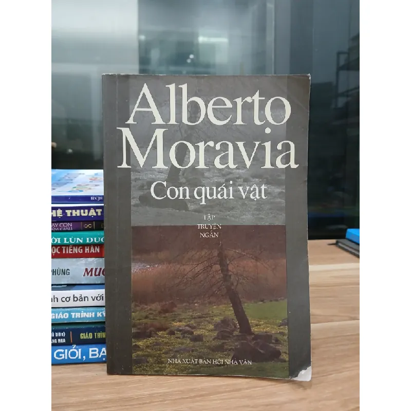 Con quái vật – Alberto Moravia 560818