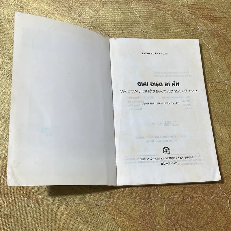 COMBO TRỊNH XUÂN THUẬN: GIAI ĐIỆU BÍ ẨN VÀ CON NGƯỜI ĐÃ TẠO RA VŨ TRỤ & ĐỐI MẶT VỚI VŨ TRỤ 736482