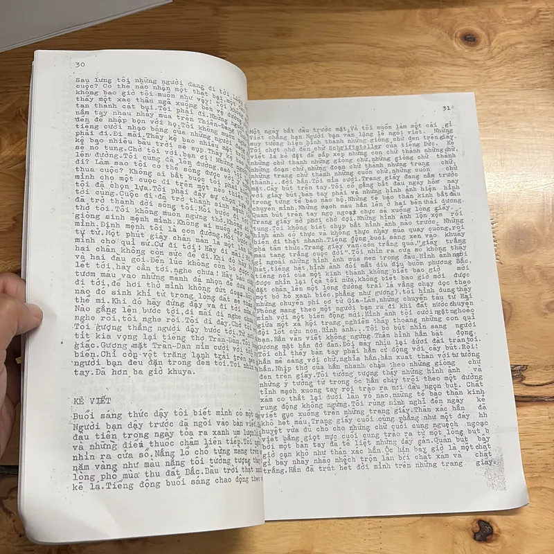 II Sách Photo: Kỷ Vật Tháng Một Một Chín Bảy Ba _ Giai Phẩm Xuân Quý Sửu 704004