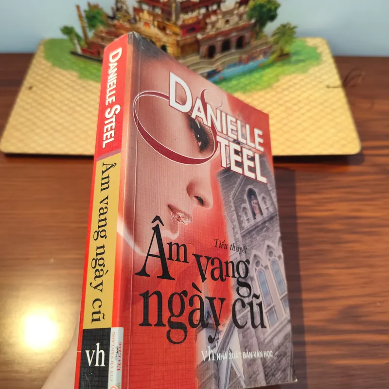 Âm vang ngày cũ - Danielle Steel 561377