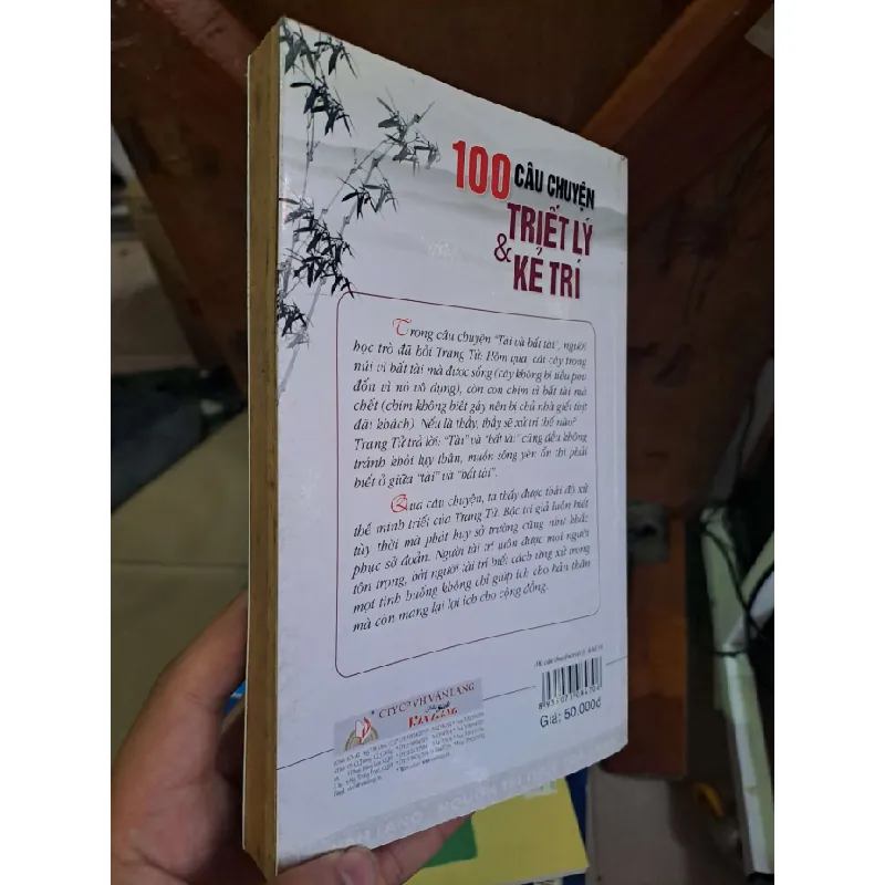 100 câu chuyện triết lý và kẻ trí - Quách Thành VĂN HỌC HCM1008 577177