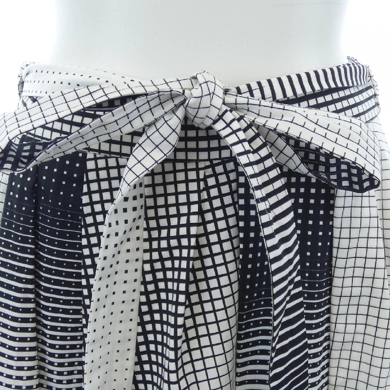 Váy PRADA P146SG S211 1YIR - Hàng hiệu Chính hãng 818104