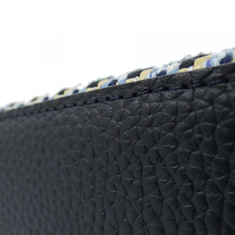 Túi Louis Vuitton Capucines MM M22220 616545