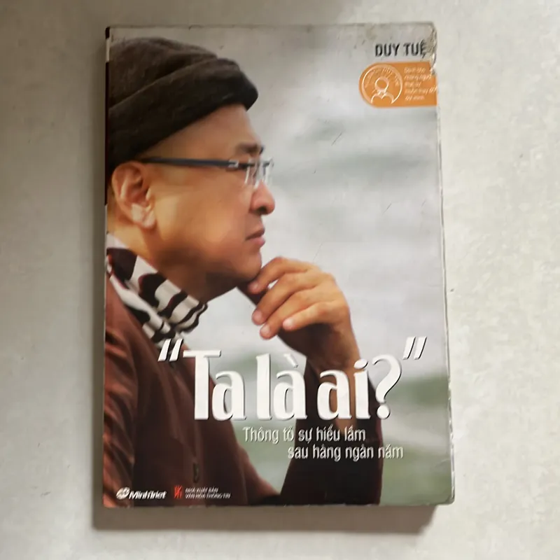 “Ta là ai?” 567321