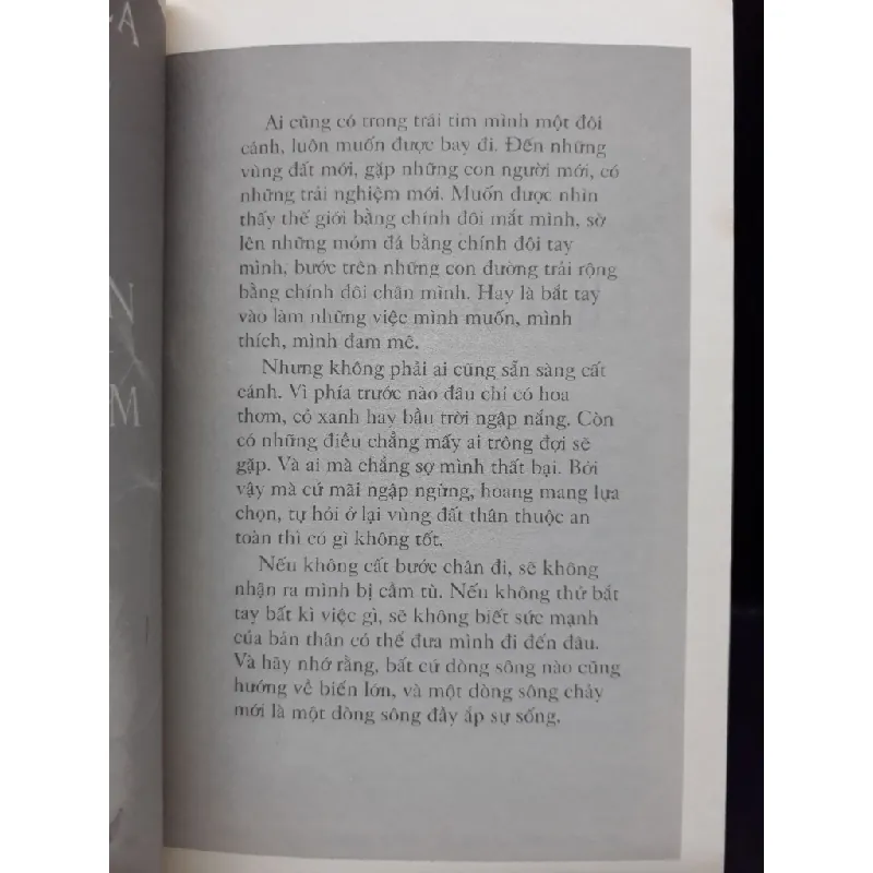 Yêu một bầu trời khác mới 80% ố vàng HCM1410 Trò chuyện cùng Sky VĂN HỌC 494430