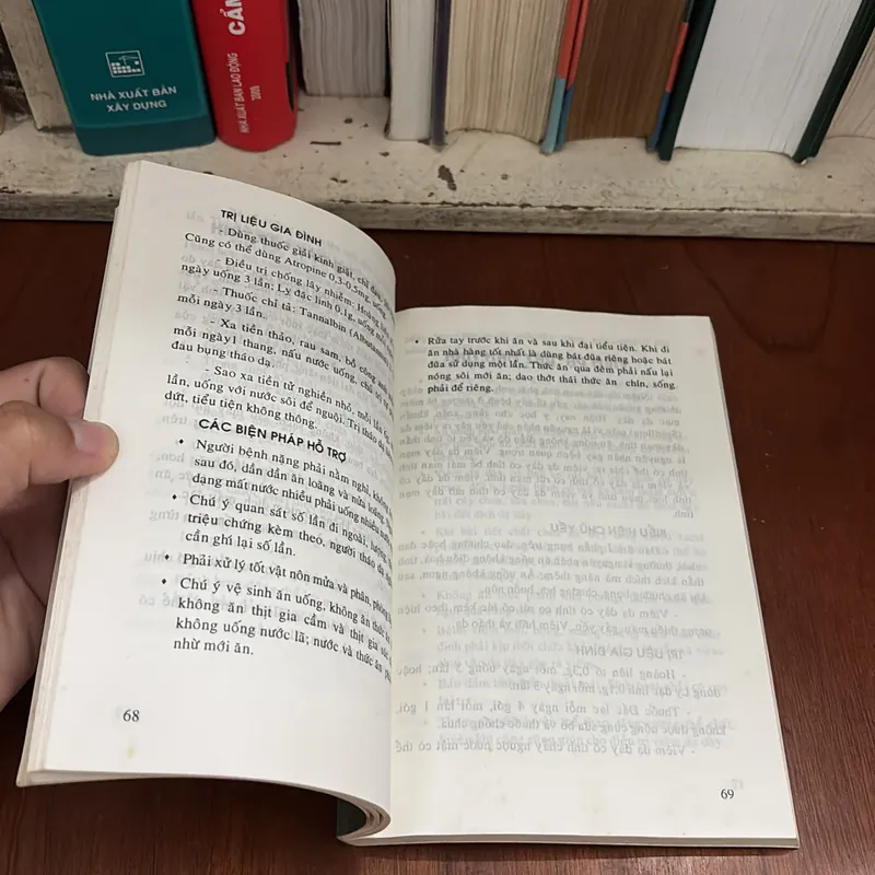 II Bệnh Học: Nhận Biết Điều Trị Phòng Ngừa 100 Bệnh Thường Gặp - Hoàng Dân Kiệt - 2002 631220