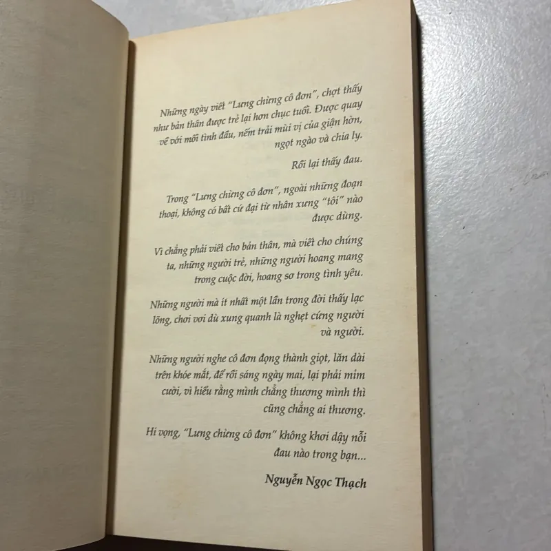 Lưng chừng cô đơn - Nguyễn Ngọc Thạch 758125
