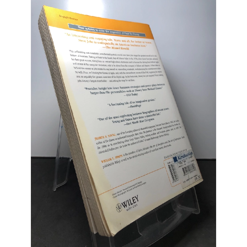 Icon Steve Jobs The greatest second act in the history of business mới 85% bẩn nhẹ Jeffrey S.Young, William L.Simon HPB1408 NGOẠI VĂN 202921