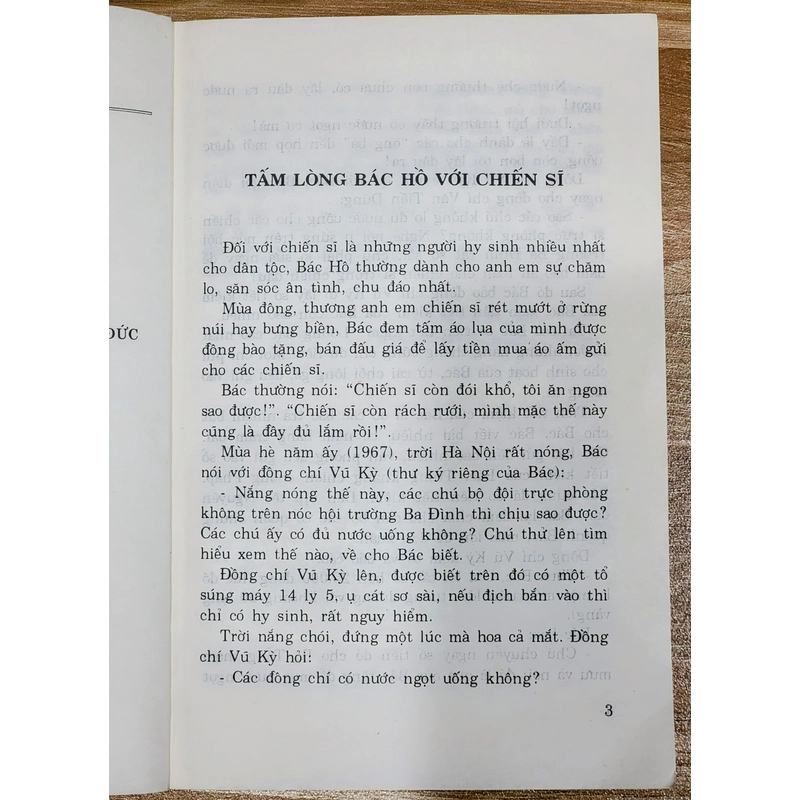 Bác Hồ với chiến sĩ 546578