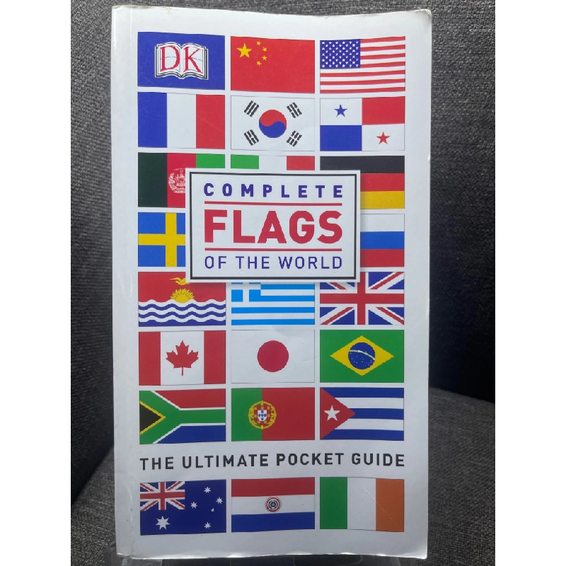 Complete Flags of the world mới 85% bẩn ố góc nhỏ bìa dưới sách sách màu ngoại văn HPB1505 351167