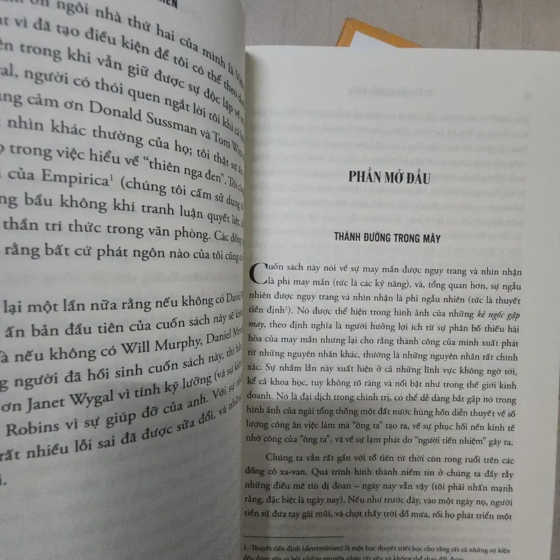 Sách combo 2 quyển Thiên nga đen và Trò đùa của sự ngẫu nhiên 717309