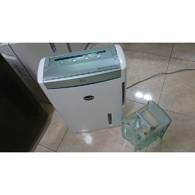 ( USED 95% ) TOSHIBA RAD-63DHX MÁY HÚT ẨM MADE IN JAPAN 56748