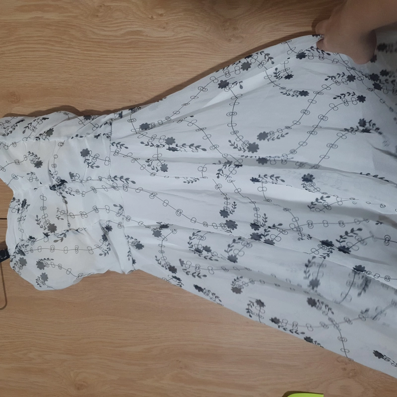 Đầm 2 dây trắng hoa đen 546515