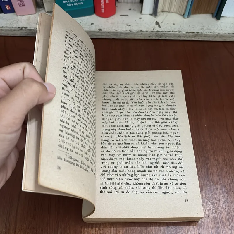 II Sách Xưa: Về Những Quy Luật Kinh Tế Trong Chủ Nghĩa Xã Hội - 1975 602998