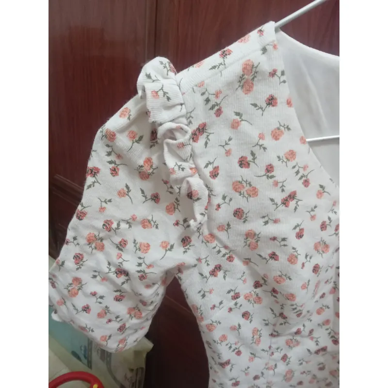 Chiếc váy nhỏ nhắn hoa xinh xắn 928447