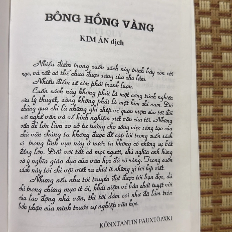Bông hồng vàng và bình minh mưa - Kinxtantin Pauxtopxki 524443